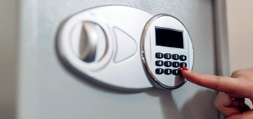 Jewelry Safe Cracking in Davis, California